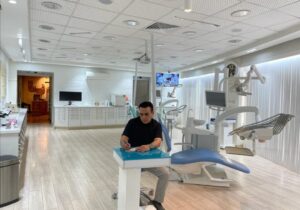کمک یک میلیارد و هشتصد میلیون ریالی دندان پزشک شهر جناب آقای سخنور