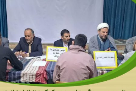 دیدار چهره به چهره مسئولان قضایی و ستاد دیه با زندانیان در میز خدمت زندان مرکزی اراک