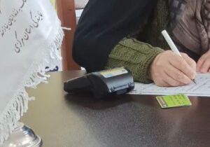 مهربانی ماهانه؛ بانوی خیر اراکی ۱۰۰ میلیون ریال برای آزادی زندانی جرائم غیرعمد اهدا کرد